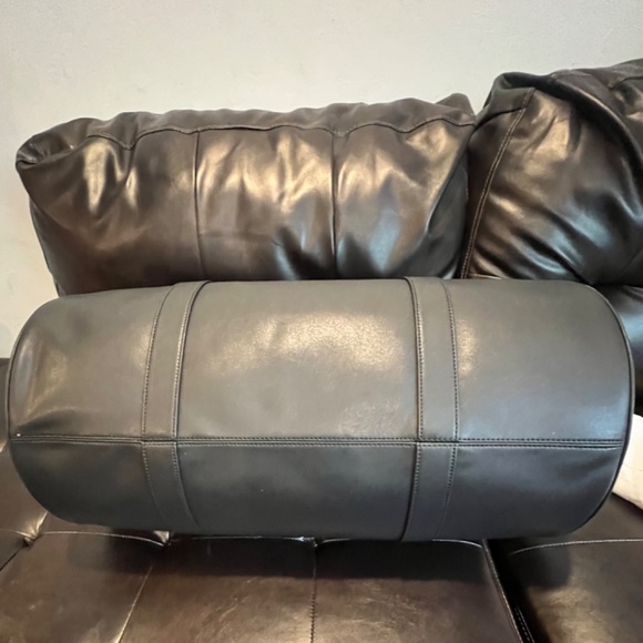 Large Telfar Duffle - Black NWT - Picture 12 of 16